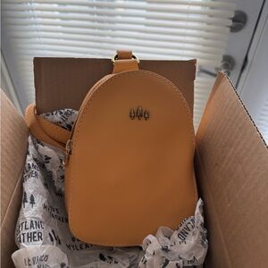 Portland leather sling bag